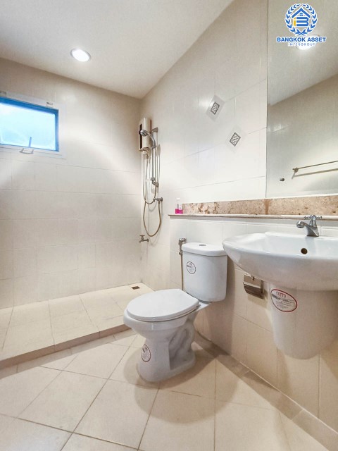 *****บ้านเดี่ยวมือสองย่านนนทบุรี ม.สราญสิริ ราชพฤกษ์-แจ้งวัฒนะ เนื้อที่กว้างขวางมากถึง 56.30 ตร.ว. ฟังก์ชัน 3 ห้องนอน 3 ห้องน้ำ ที่จอดรถ 2 คัน บ้านสไตล์โมเดิร์น ฟรี! เครื่องปรับอากาศ พร้อมเข้าอยู่ บนทำเลแห่งการเดินทาง เชื่อมต่อถนนราชพฤกษ์, ถนนชัยพฤกษ์, ติวานนท์ ใกล้รถไฟฟ้าสายสีม่วง "สถานีท่าอิฐ"